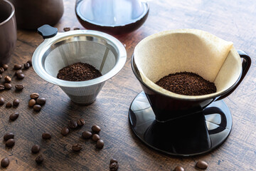 ドリップコーヒー　コーヒーフィルター　コーヒードリッパー　挽いたコーヒー豆