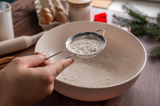 the process of making ginger Christmas cookies