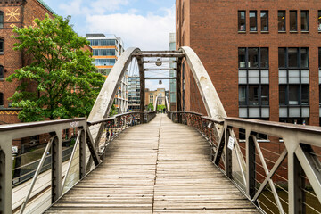 The Kehrwiedersteg bridge connecting the old Speicherstadt district.