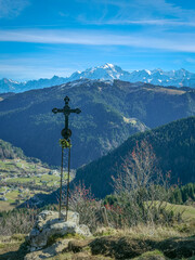 Mont Blanc vu depuis la Croix des Fr&ecirc;tes dans les Aravis en Haute-Savoie
