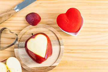 Masera plate with sliced apple