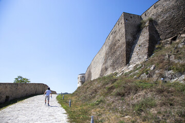 Die Burg Deva  in der Stadt Deva (Diemrich) im Kreis Hunedoara in Rumänien, Siebenbürgen