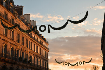 Rue d&eacute;cor&eacute;e &agrave; No&euml;l&nbsp;&agrave;&nbsp;Paris	