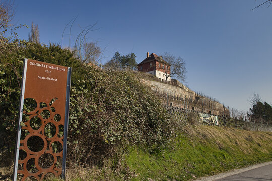 Klinger-Haus auf dem Weinberg in Gro&szlig;jena, Max-Klinger-Grabst&auml;tte, Saale-Unstrut-Region, Deutschland