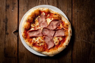 Pizza Vesuvio