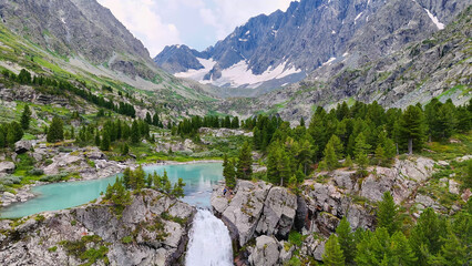 Kuyguk Mountain Lake is a turquoise-colored lake in the Altai Mountains