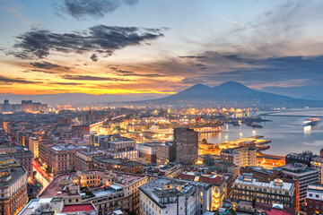 Obraz premium Naples, Italy city skyline overlooking the port towards Vesuvius 1498