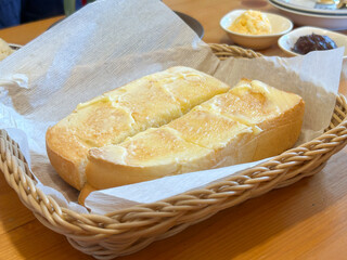 朝食トーストの山食パン