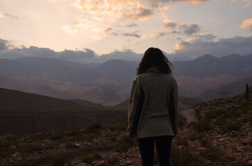 Obraz premium Mirando el paisaje, Garganta del Diablo, Tilcara, Jujuy, Argentina