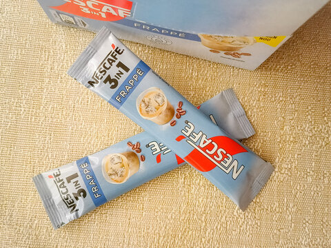 Nescafe frappe 3 in 1 coffee, 2 pouches top view