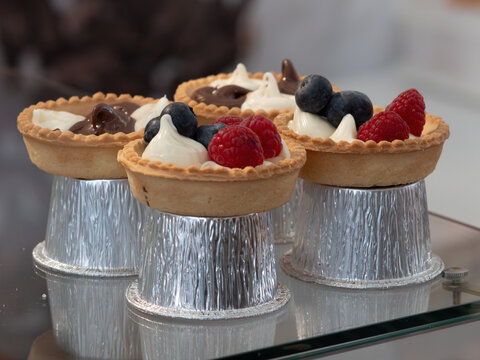 Delicious Mini Fruit Tartlets with Creamy Toppings