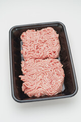 食品トレーの上の豚ミンチ肉・豚ひき肉