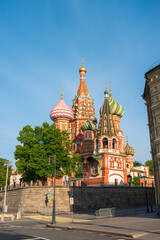 Fototapeta premium Moscow, Russia. St. Basil's Cathedral (Pokrovsky Cathedral). Sunny spring morning