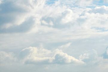 Obraz premium Beautiful storm clouds on a summer night with pinks and blues.