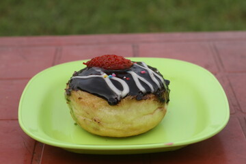 chocolate cake with strawberry