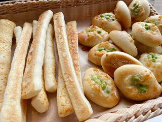 チーズチャバタと枝豆チーズパン