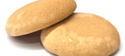 Khanom Phing on a white background is an ancient dessert.