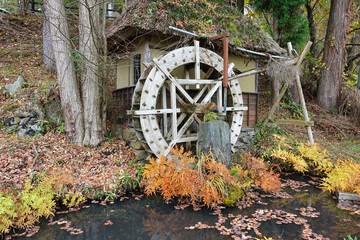 水車のある風景