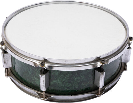 Green snare drum with metal hardware on transparent backdrop. Concept of music-class posters, band rehearsals, percussion lessons, rhythm projects, catalog pages, stage materials.