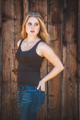 Fototapeta premium Junge blonde Frau