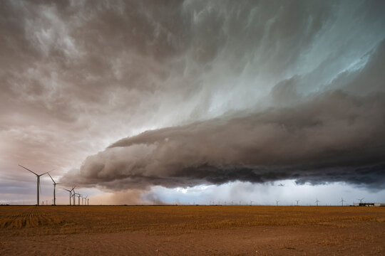 A supercell event, a severe warning storm, a layer of clouds just above the horizon. 