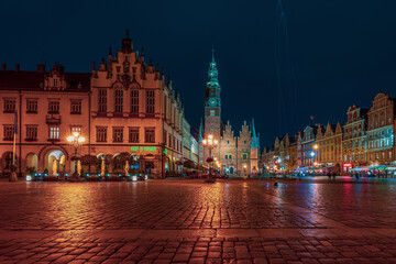 Obraz premium View of Wrocław's Old Town at night, Poland.