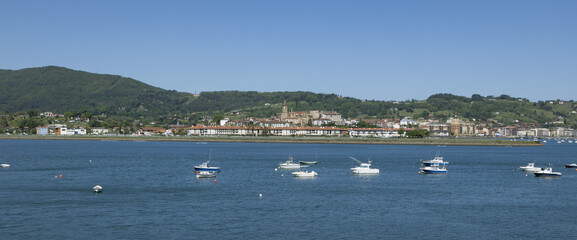 Fontarrabie (Hondarribia)  village espagnol situ&eacute; en face d'Hendaye &agrave; la fronti&egrave;re Espagnole