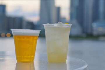 夕方のテラス席で飲んだアルコール