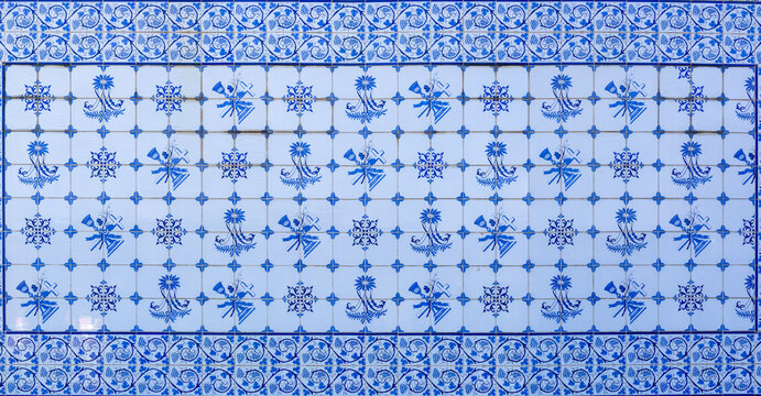 Wide azulejo panel with repeating blue floral and geometric tile patterns, Portugal, V&aacute;lega, 9 October 2025