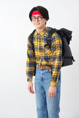 アキバ系の男性　白背景　ポートレート　カメラ目線