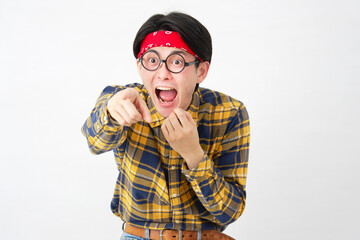 アキバ系の男性　発見する　白背景