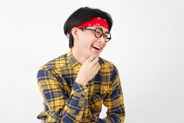 アキバ系の男性　想像する　白背景