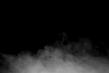 Naklejka premium A dark atmospheric background featuring drifting white smoke rising against black space, perfect for mystery scenes, cinematic effects, vapor concepts, and creative design elements in modern visual.
