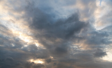 Obraz premium Morning sky, sunrise background with bright dramatic clouds.