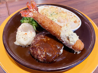 ハンバーグとエビフライとエビグラタン