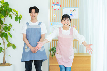 保育園で働く保育士さん