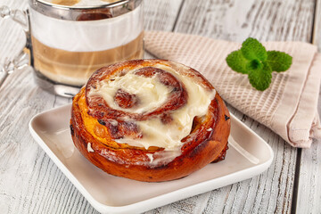 Glazed cinnabon swirl with icing