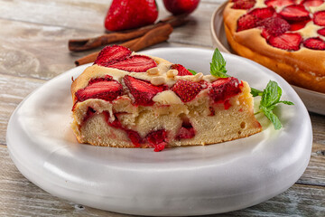Strawberry pie tart served mint