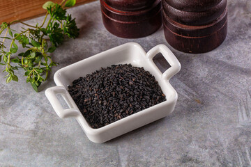 Black raw dry sesame seeds