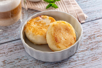 Fried homemade cottage cheese syrniki