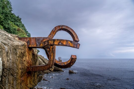 Peine del Viento (Comb of the Wind) Sculpture by Chillida on Coastal Rocks, San Sebastian
