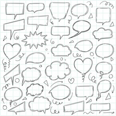Fototapeta premium Hand drawn vector cartoon speech bubbles and thought clouds doodle set for comic communication design