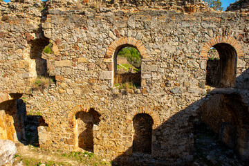 The ancient city of Syedra has located about 20 km. southeast of Alanya district of Antalya, on a mountainous area just west of the small coastal plain fed by the Sedre Stream. The city has developed 