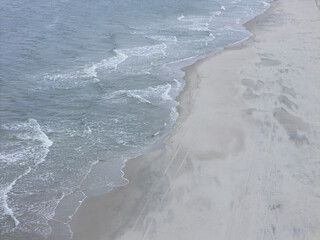 Plaża, nadmorski krajobraz widziany z drona. Polska.