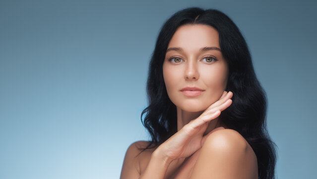 Elegant Beauty Woman with Perfect Skin and Make-up, Soft Studio Light