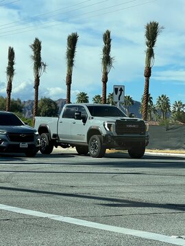 La Quinta, CA, USA
November 19, 2025
GMC Sierra 2500HD AT4