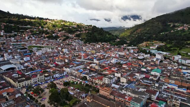 Ciudad de Pamplona - Colombia - Vista A&eacute;rea - 4k