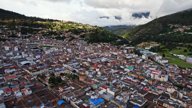 Ciudad de Pamplona - Colombia - Vista A&eacute;rea - 4k