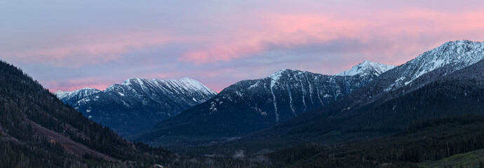 Snow-Capped Mountain Range at Sunset in British Columbia, Canada — Panoramic Landscape
