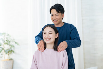 Fototapeta premium おうち時間・夫婦愛・スキンシップ・リラックス